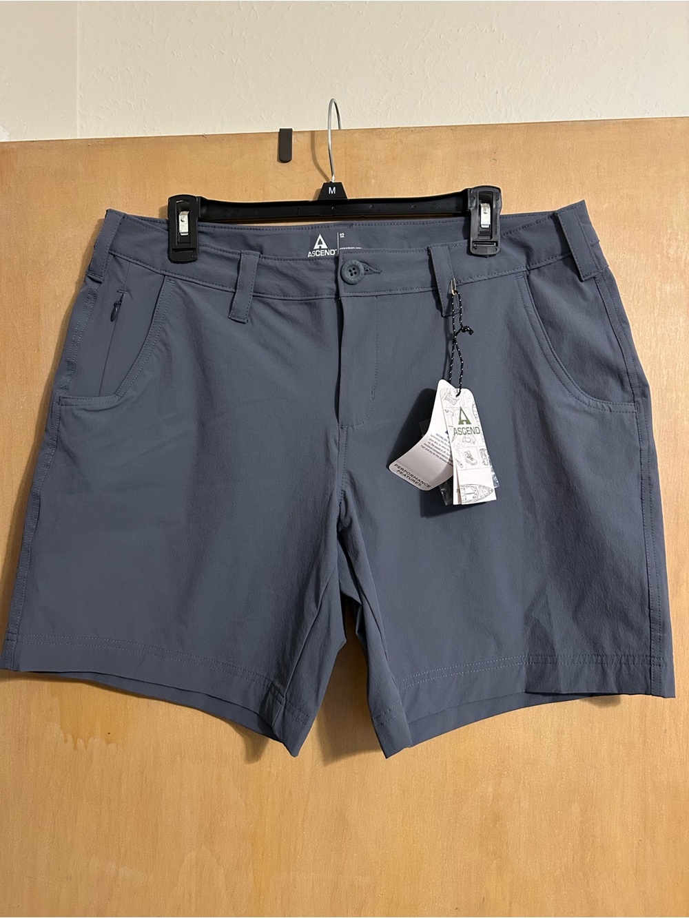 Ascend Womens Gray hiking outdoor stretch trail shorts turbulence Size 12 NWT